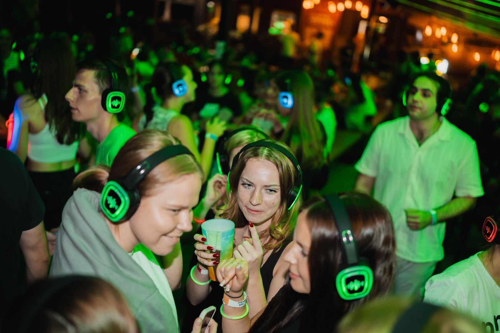 Silent Disco party SilentBeat sluchátka na festivalové akci